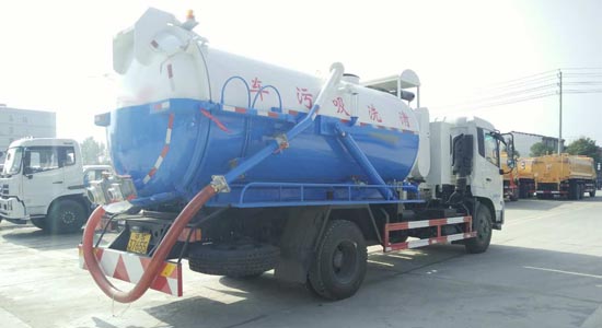 天錦吸污車☆30水環(huán)式吸污