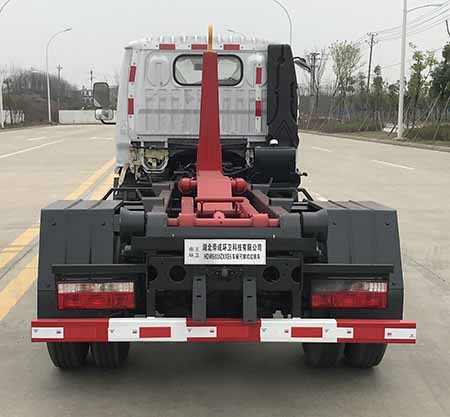 小多利卡勾臂式垃圾車