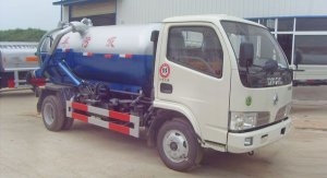 小多利卡吸污車(chē)☆黃牌