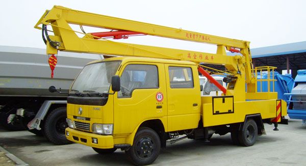 東風(fēng)輕型雙排高空作業(yè)車
