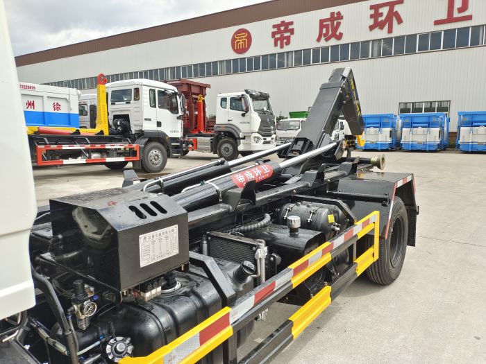 福田時代金剛勾臂式垃圾車