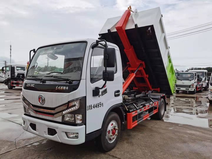 多利卡（5-6方）建筑垃圾清運車