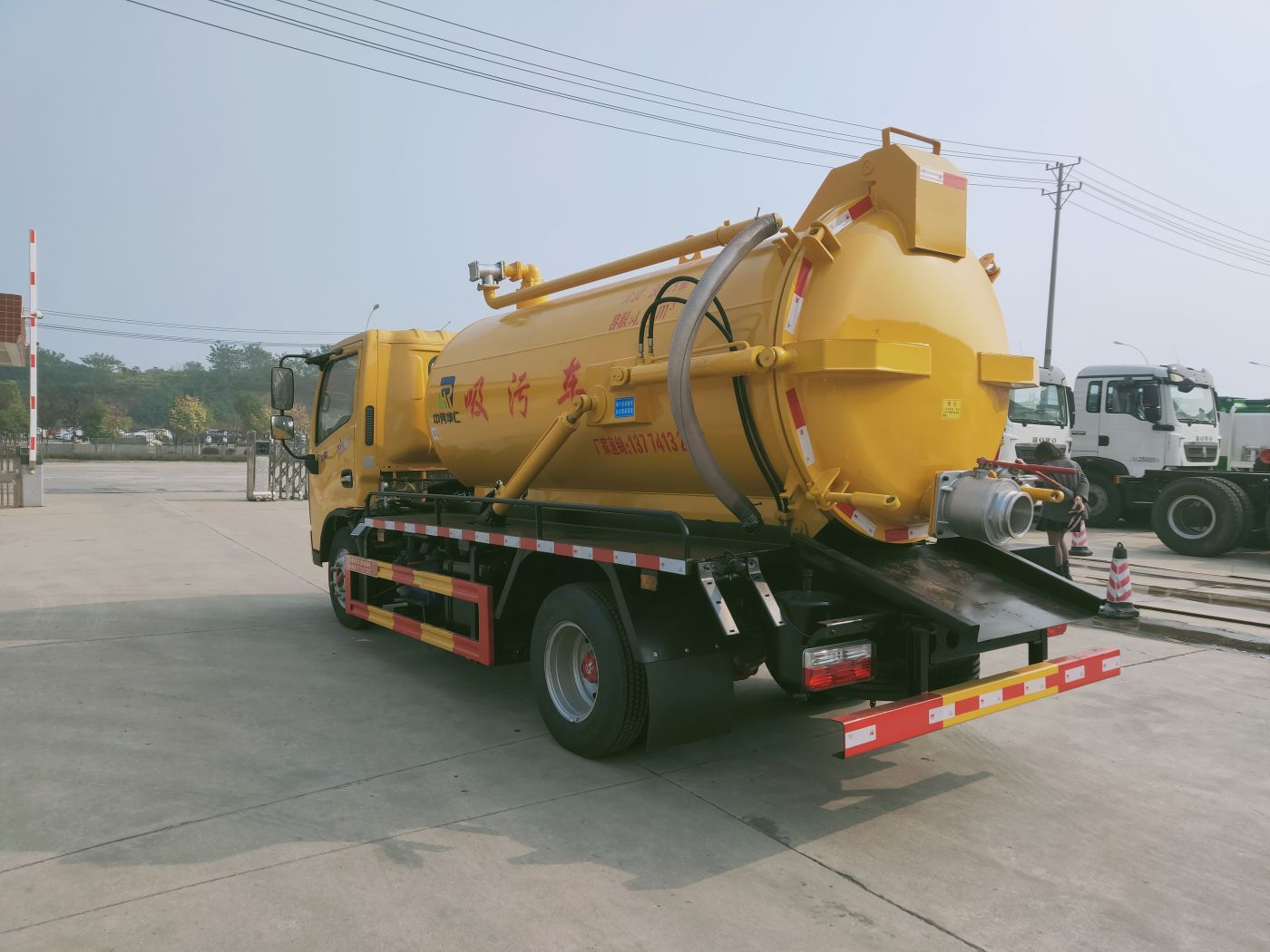 東風(fēng)多利卡吸污車-5m3