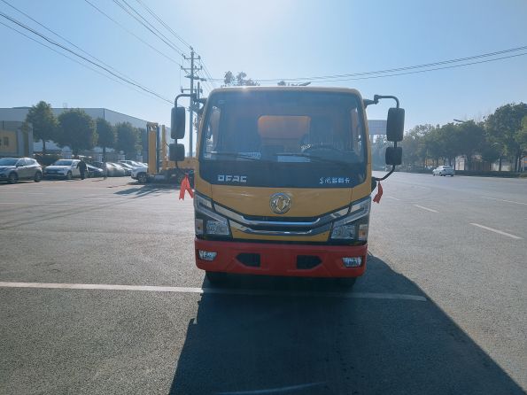 東風(fēng)多利卡D6清洗吸污車-6.5m3