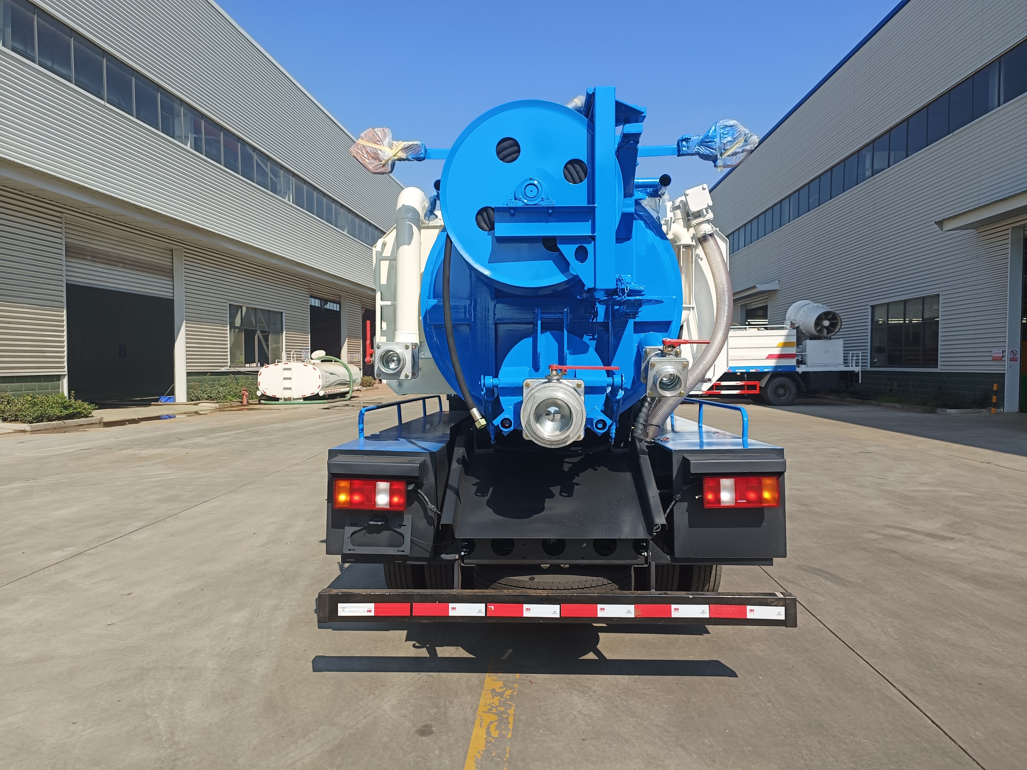 藍牌重汽豪曼清洗吸污車